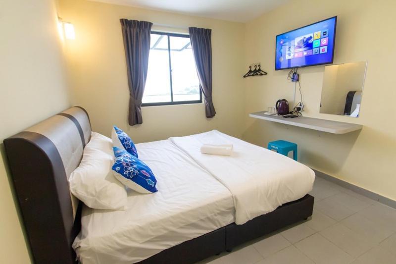 Southern Tip Hotel Pontian Kecil Eksteriør billede