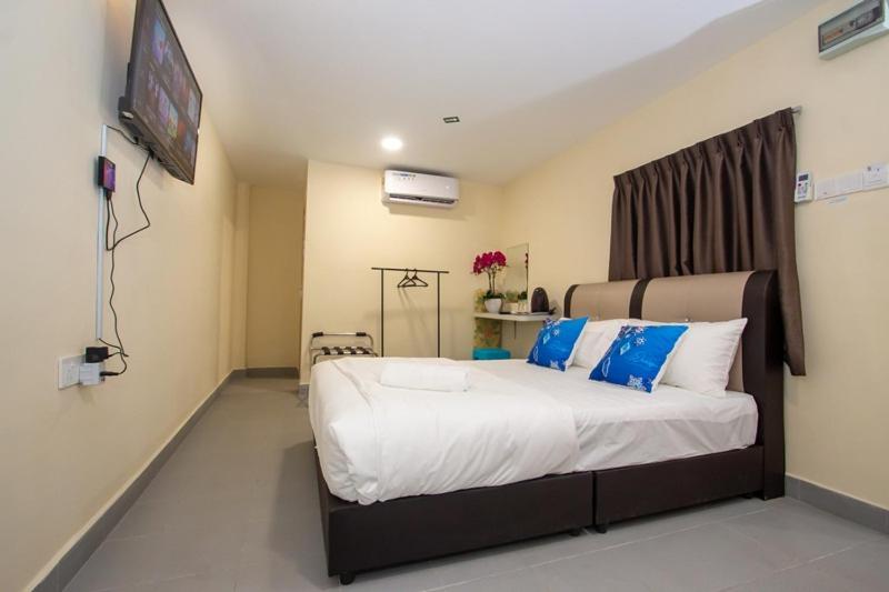 Southern Tip Hotel Pontian Kecil Eksteriør billede