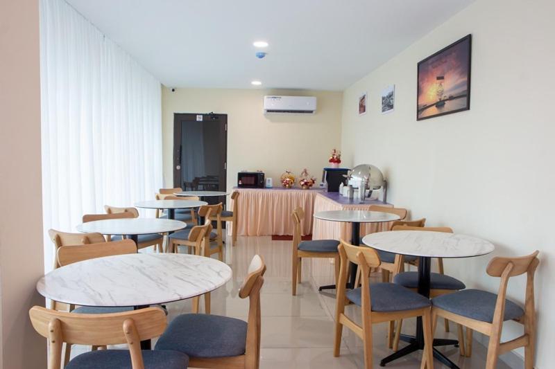 Southern Tip Hotel Pontian Kecil Eksteriør billede